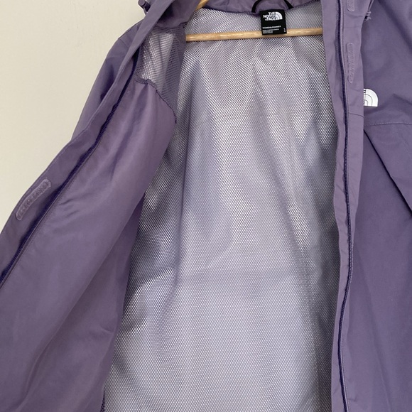 The North Face Women's Purple Jacket - Picture 7 of 8